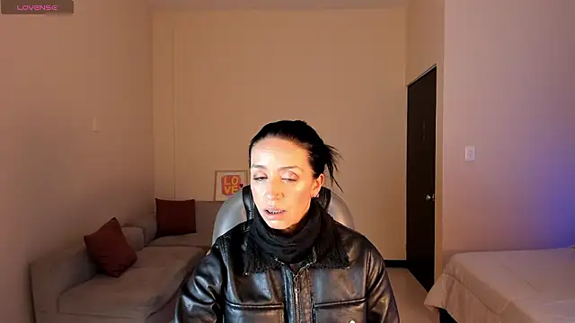 Snapshot of Kristen_Garner chatting on February 23, 8:20 pm Kristen Garner online show from February 23, 8:20 pm