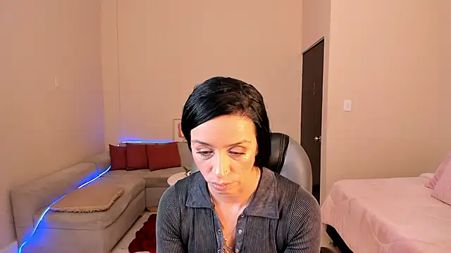 Kristen Garner online show from June 5, 8:25 pm
