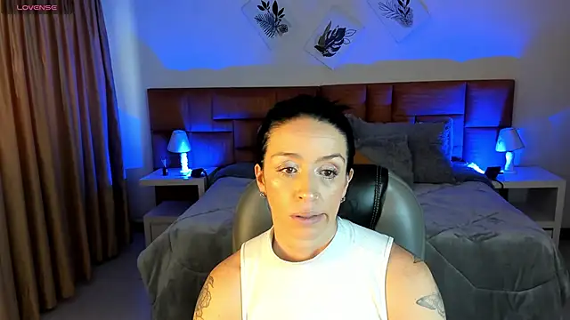 Kristen Garner online show from September 19, 8:13 pm