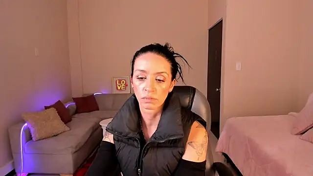 Kristen Garner online show from May 28, 8:15 pm