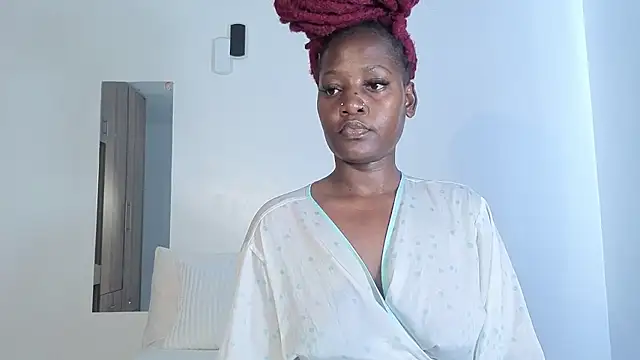 Snapshot of Elegant_Ebony chatting on October 19, 1:47 pm Elegant Ebony online show from October 19, 1:47 pm