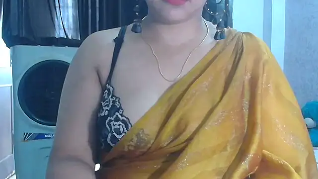 Snapshot of Maria_55 chatting on July 18, 6:11 am Maria 55 online show from July 18, 6:11 am