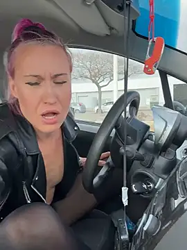 Snapshot of Dina-Light chatting on March 6, 1:57 pm Dina-Light online show from March 6, 1:57 pm