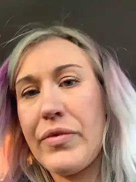 Snapshot of Dina-Light chatting on March 18, 4:39 pm Dina-Light online show from March 18, 4:39 pm