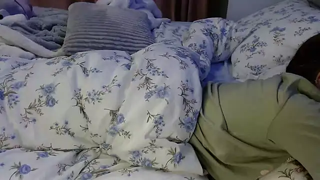 Snapshot of Viktoriiya_bald chatting on March 4, 1:12 am Viktoriiya bald online show from March 4, 1:12 am