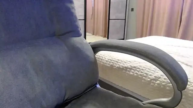 Snapshot of Viktoriiya_bald chatting on February 25, 3:53 pm Viktoriiya bald online show from February 25, 3:53 pm