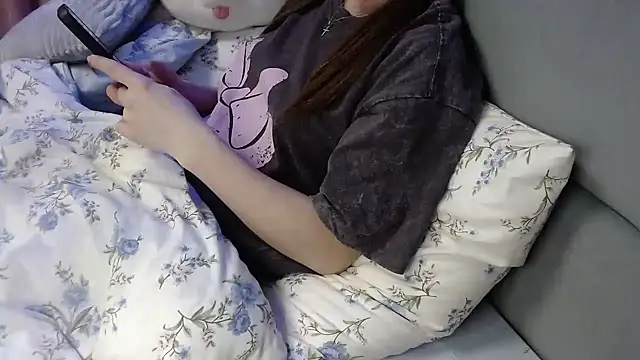 Snapshot of Viktoriiya_bald chatting on March 8, 3:35 pm Viktoriiya bald online show from March 8, 3:35 pm