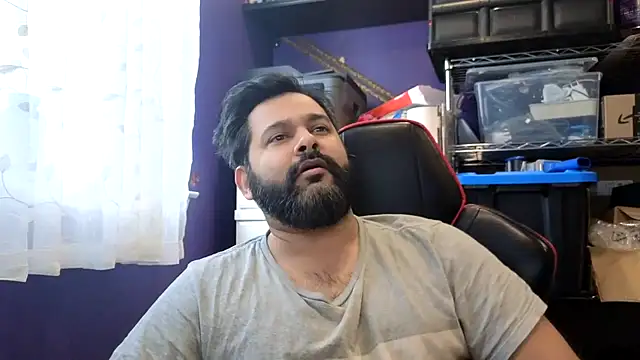 Snapshot of Sakhtlaundaz chatting on December 2, 3:03 pm Sakhtlaundaz online show from December 2, 3:03 pm