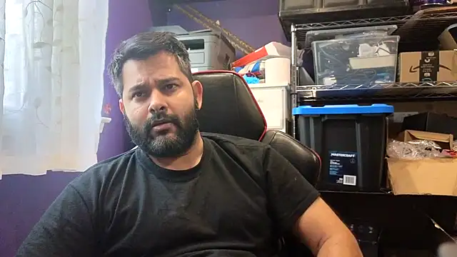 Snapshot of Sakhtlaundaz chatting on October 31, 2:35 pm Sakhtlaundaz online show from October 31, 2:35 pm