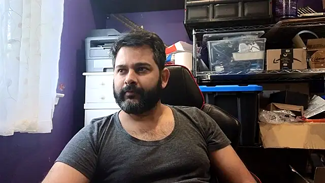 Snapshot of Sakhtlaundaz chatting on November 6, 2:54 pm Sakhtlaundaz online show from November 6, 2:54 pm