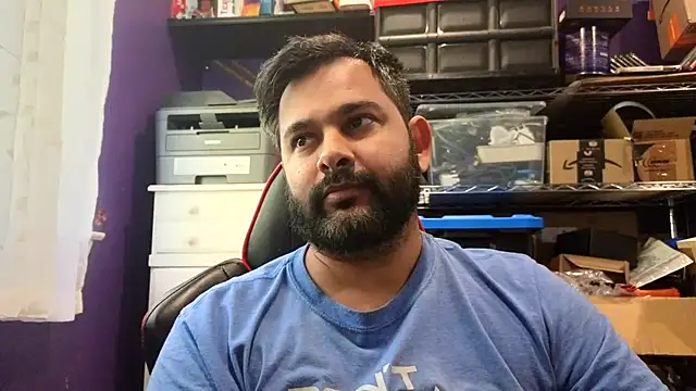 Snapshot of Sakhtlaundaz chatting on October 26, 6:19 pm Sakhtlaundaz online show from October 26, 6:19 pm