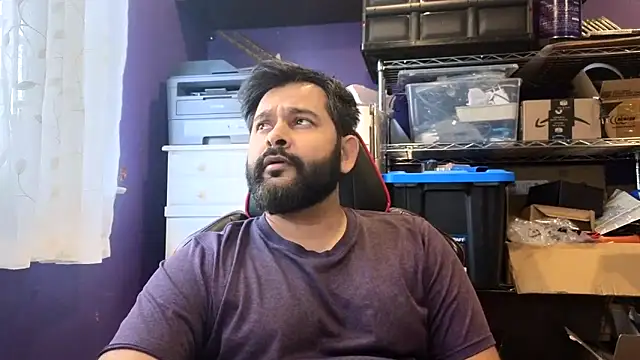 Snapshot of Sakhtlaundaz chatting on November 16, 5:50 pm Sakhtlaundaz online show from November 16, 5:50 pm