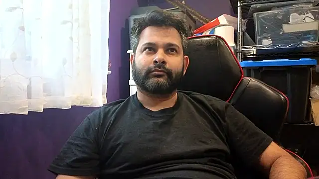 Snapshot of Sakhtlaundaz chatting on October 29, 1:10 pm Sakhtlaundaz online show from October 29, 1:10 pm