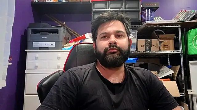 Snapshot of Sakhtlaundaz chatting on December 15, 12:55 pm Sakhtlaundaz online show from December 15, 12:55 pm