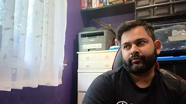 Snapshot of Sakhtlaundaz chatting on October 20, 1:22 pm Sakhtlaundaz online show from October 20, 1:22 pm