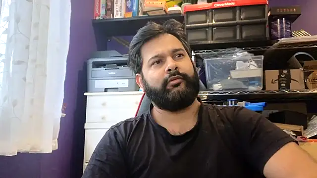 Snapshot of Sakhtlaundaz chatting on December 16, 2:43 pm Sakhtlaundaz online show from December 16, 2:43 pm