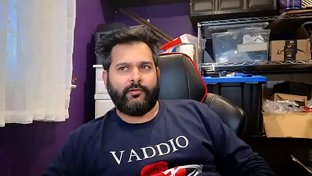 Snapshot of Sakhtlaundaz chatting on November 23, 9:47 pm Sakhtlaundaz online show from November 23, 9:47 pm