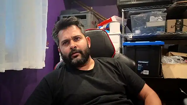 Snapshot of Sakhtlaundaz chatting on October 30, 9:01 pm Sakhtlaundaz online show from October 30, 9:01 pm