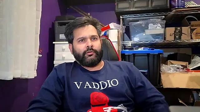 Snapshot of Sakhtlaundaz chatting on November 20, 10:31 pm Sakhtlaundaz online show from November 20, 10:31 pm