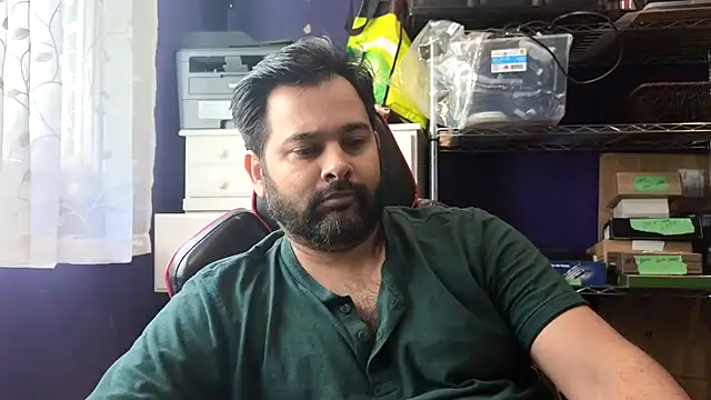 Snapshot of Sakhtlaundaz chatting on June 16, 2:06 pm Sakhtlaundaz online show from June 16, 2:06 pm