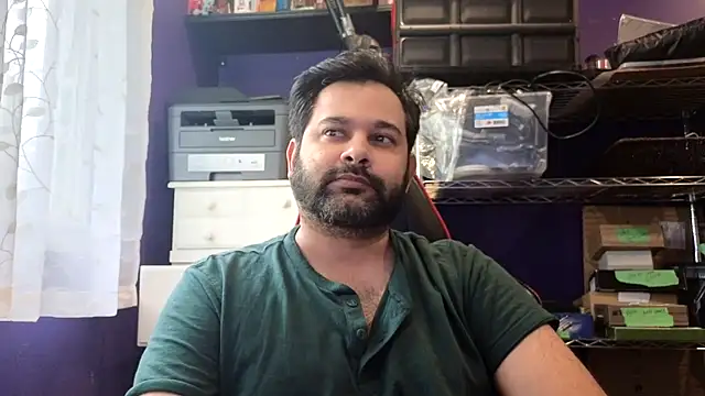 Snapshot of Sakhtlaundaz chatting on June 17, 1:43 pm Sakhtlaundaz online show from June 17, 1:43 pm
