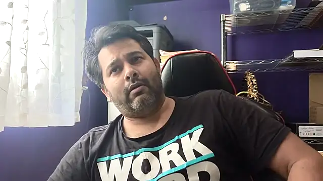 Snapshot of Sakhtlaundaz chatting on July 7, 1:25 pm Sakhtlaundaz online show from July 7, 1:25 pm