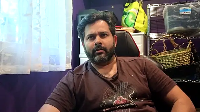 Snapshot of Sakhtlaundaz chatting on June 28, 9:32 pm Sakhtlaundaz online show from June 28, 9:32 pm