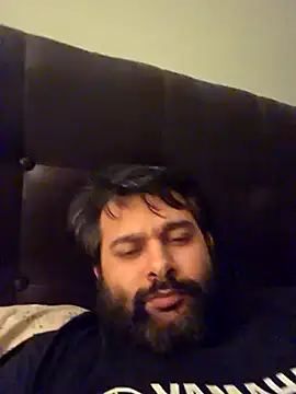 Snapshot of Sakhtlaundaz chatting on February 18, 6:15 am Sakhtlaundaz online show from February 18, 6:15 am