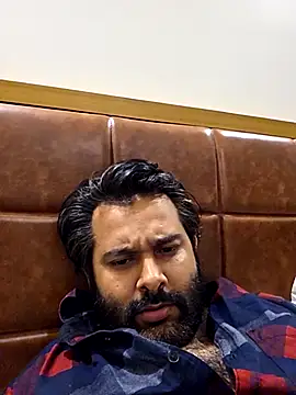Snapshot of Sakhtlaundaz chatting on February 26, 5:31 pm Sakhtlaundaz online show from February 26, 5:31 pm