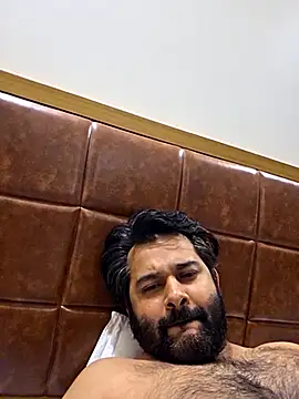 Snapshot of Sakhtlaundaz chatting on February 25, 6:33 pm Sakhtlaundaz online show from February 25, 6:33 pm