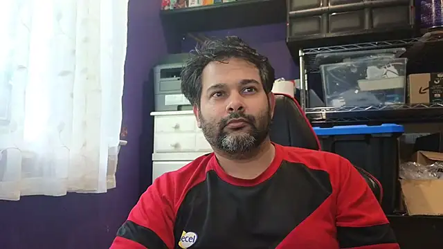 Snapshot of Sakhtlaundaz chatting on October 7, 1:56 pm Sakhtlaundaz online show from October 7, 1:56 pm
