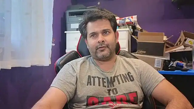 Snapshot of Sakhtlaundaz chatting on September 22, 8:59 pm Sakhtlaundaz online show from September 22, 8:59 pm
