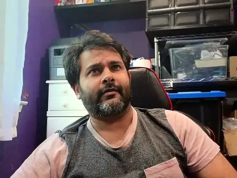 Snapshot of Sakhtlaundaz chatting on October 9, 7:36 pm Sakhtlaundaz online show from October 9, 7:36 pm