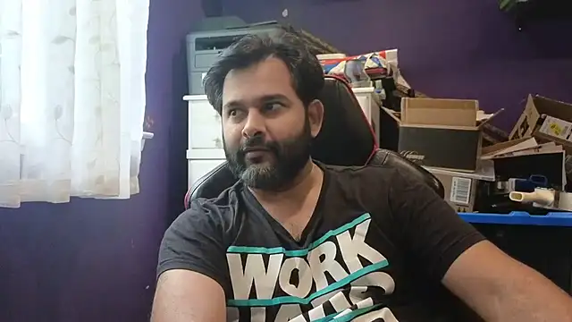 Snapshot of Sakhtlaundaz chatting on September 12, 7:35 pm Sakhtlaundaz online show from September 12, 7:35 pm