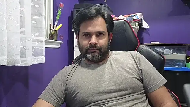 Snapshot of Sakhtlaundaz chatting on January 13, 11:27 pm Sakhtlaundaz online show from January 13, 11:27 pm