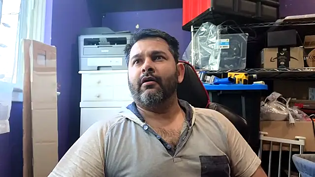 Snapshot of Sakhtlaundaz chatting on May 12, 2:12 pm Sakhtlaundaz online show from May 12, 2:12 pm