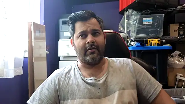 Snapshot of Sakhtlaundaz chatting on May 22, 1:53 pm Sakhtlaundaz online show from May 22, 1:53 pm