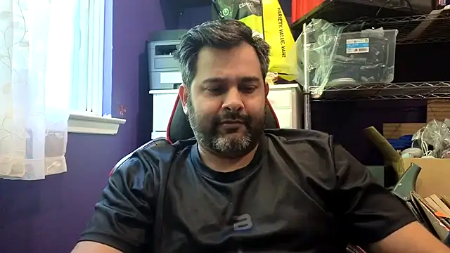 Snapshot of Sakhtlaundaz chatting on May 29, 7:53 pm Sakhtlaundaz online show from May 29, 7:53 pm