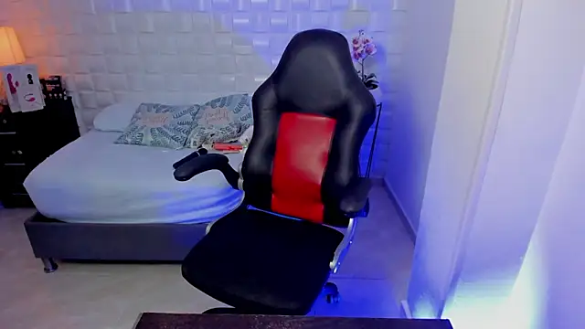 Snapshot of anny_rouse24 chatting on October 4, 2:46 am anny rouse24 online show from October 4, 2:46 am