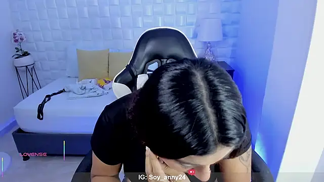 Snapshot of anny_rouse24 chatting on July 14, 2:27 am anny rouse24 online show from July 14, 2:27 am