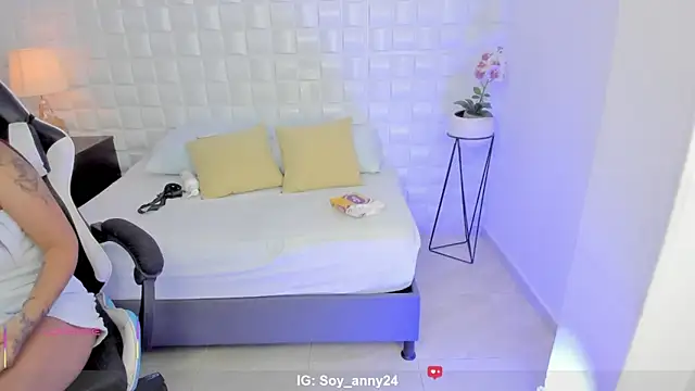 anny rouse24 online show from April 6, 2:29 am