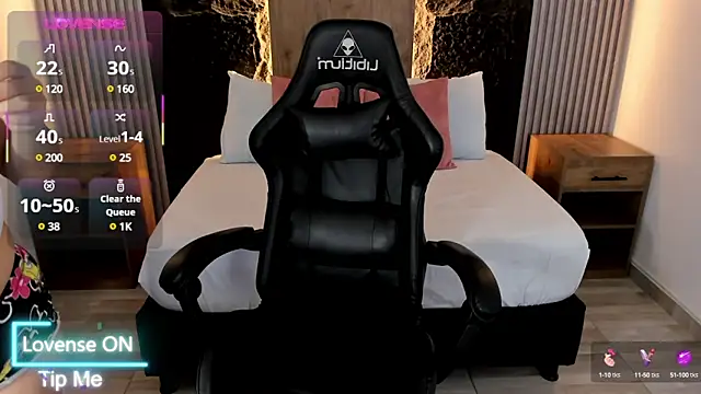 nicolleu99 online show from March 7, 3:28 pm