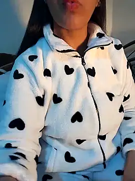 lolo890 online show from December 20, 5:32 am