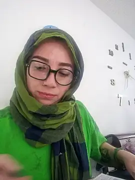 Yashira Jaziri online show from November 6, 8:35 pm