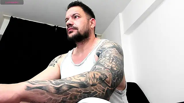 musclemonster31 online show from December 22, 12:00 am