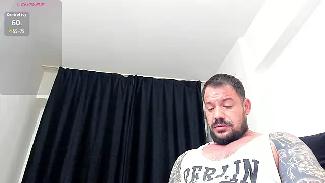 musclemonster31 online show from May 4, 3:21 am