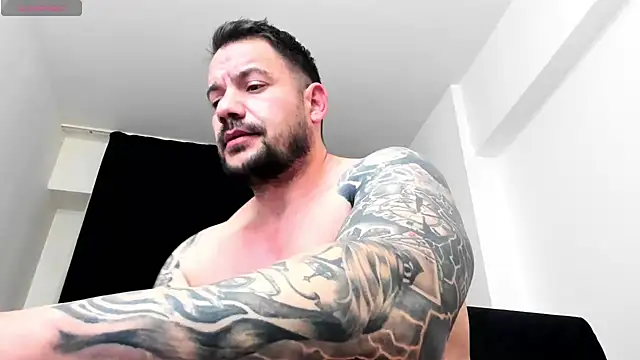 musclemonster31 online show from February 3, 10:15 pm