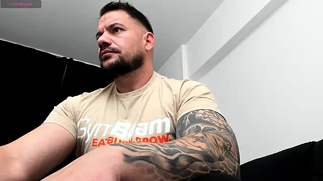 musclemonster31 online show from October 16, 12:24 pm