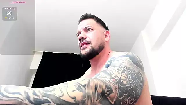 musclemonster31 online show from March 3, 4:08 am