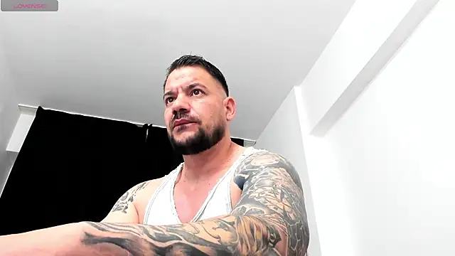 musclemonster31 online show from October 3, 12:58 am